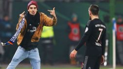 Ribéry fue atacado por un intruso en partido de Copa Alemana