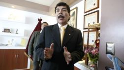 Alcalde deberá pagar S/.114 mil por no retirar propaganda