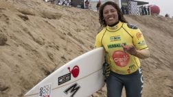 Surf: Analí Gómez clasificó a la final del Mundial ISA