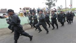 Halloween: Delincuente finge ser policía y dice que era disfraz