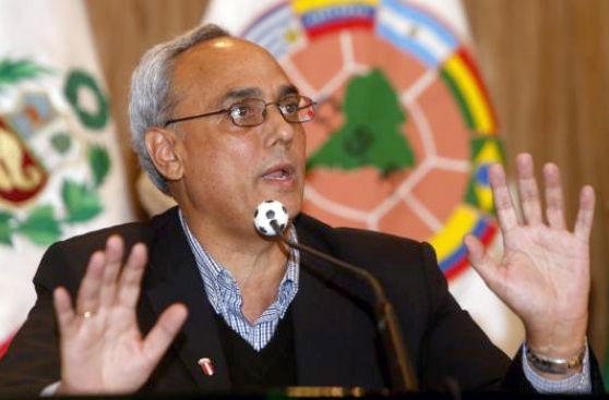 “Manuel Burga y el vientre de la ballena”, por Carlos Salas