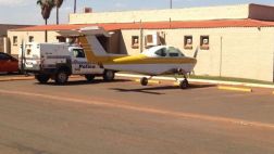 Twitter: fue a beber y en vez de un auto llegó en una avioneta