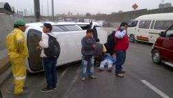 Vehículo se volcó en Vía de Evitamiento dejando un herido