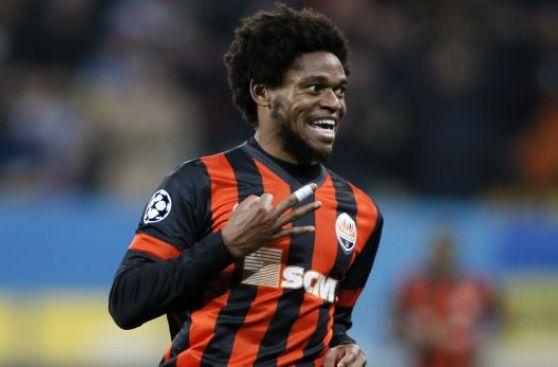 Luiz Adriano, el goleador que se puso a la altura de Messi