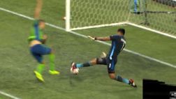 Raúl Fernández pelea por la mejor atajada del año en la MLS