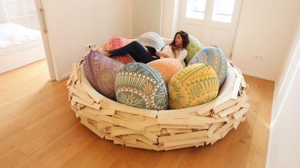 Relájate en este mueble con forma de nido de pájaro