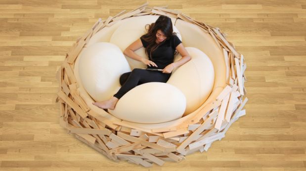 Relájate en este mueble con forma de nido de pájaro