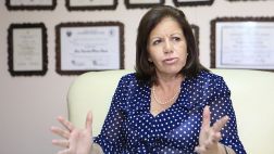 Eguren: Lourdes Flores tiene "grandes posibilidades" en el 2021