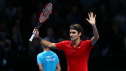 Roger Federer venció a Raonic en su debut en Masters de Londres