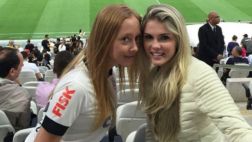 Paolo Guerrero fue alentado por Bárbara Evans en Brasil