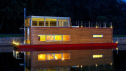 Todos a bordo: Visita esta increíble casa sobre el agua