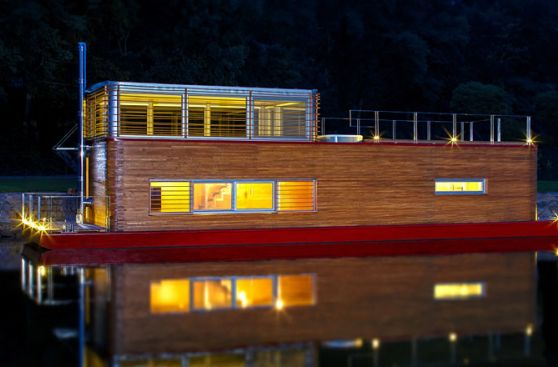 Todos a bordo: Visita esta increíble casa sobre el agua