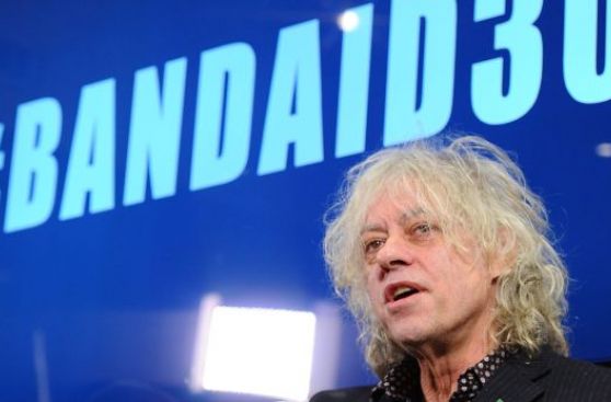 Bob Geldof versiona "Do They Know It's Christmas?" contra ébola