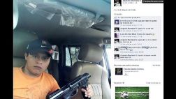 Un presunto criminal se exhibe con arma de guerra en Facebook