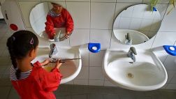 Uso de baños podría ser gratuito en los centros comerciales