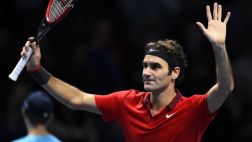 Federer derrotó a Nishikori y ya casi está en semis de Londres