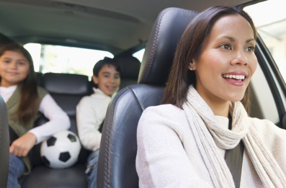 ¿Hijos inquietos? Estas actividades los divertirán en el auto