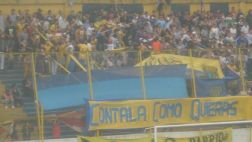 Barristas se enfrentan a balazos en el fútbol de Argentina