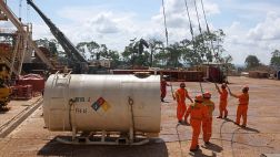 "Reglamentos equilibran las inversiones y protección ambiental"