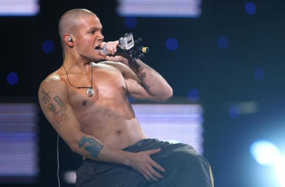 Calle 13: René Pérez ofrece tocar gratis tras postergación