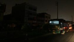 Temblor en Lima causó apagón y caída de piedras en carretera