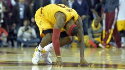 LeBron James es humano: así se equivocó en el minuto final