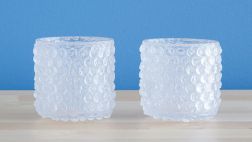 Mira estos curiosos vasos 'cubiertos' con plástico de burbujas