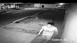 Cámaras de vigilancia graban a extorsionador exigiendo pagos