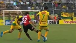Fútbol argentino: la imperdible huacha de taco de Scocco