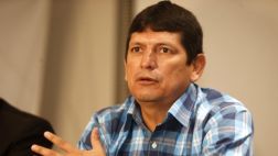 Agustín Lozano: "A Manuel Burga le ganaré fácil"