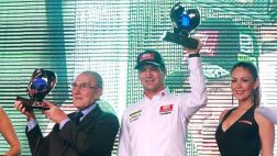 Nicolás Fuchs recibió trofeo por título mundial del 2013