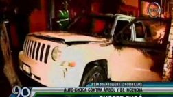 Chorrillos: carro se incendió tras chocar y su chofer huyó