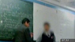 Profesor castigó a correazos a alumno en salón de clases