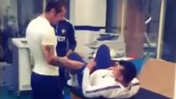 YouTube: Gary Medel es víctima de un lapicero explosivo