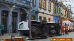 Choque entre cúster y minivan dejó siete heridos en el Cercado