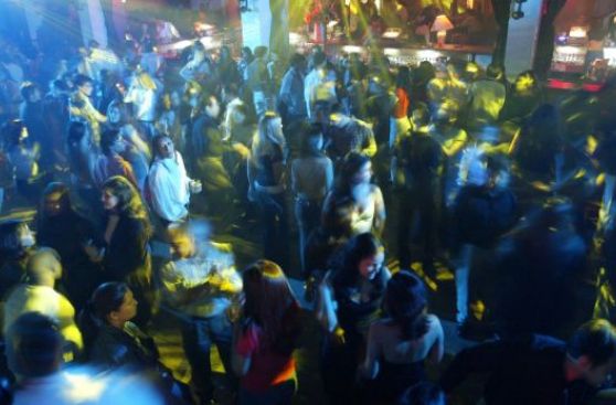 Indecopi detectó 5 discotecas que incumplirían ley antitabaco