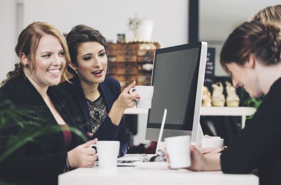 ¿Tus compañeros de trabajo deben ser también tus amigos?