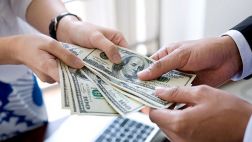 Dólar cierra la semana con leve caída y se cotiza en S/.3,378
