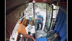 Youtube: El gran gesto de este chofer de bus