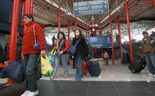 ¿Cuánto ahorras si compras un pasaje de bus tres meses antes?