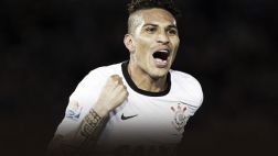 Paolo Guerrero ya suma 10 galardones en sus dos años en Brasil