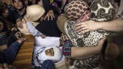 Masacre en Pakistán deja 148 muertos, 132 de ellos niños