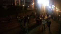 Régimen juvenil: cientos de jóvenes invadieron la Vía Expresa