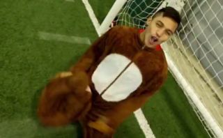 Saludo de Navidad del Arsenal y Alexis Sánchez se viste de reno