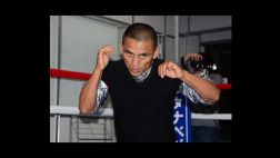 Alberto Chiquito Rossel entrena en Japón para título mundial