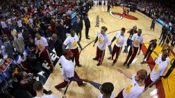 LeBron regresó a Miami y recibió ovación de hinchada del Heat