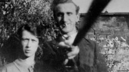 ¿Esta foto de 1925 es la primera tomada con "selfie stick"?