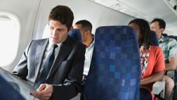 ¿Por qué tenemos problemas de flatulencia cuando volamos?