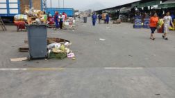 Denuncian falta de recojo de basura en mercado de Santa Anita
