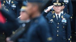 Nuevo jefe de la FAP invocó a su personal a actuar con honradez